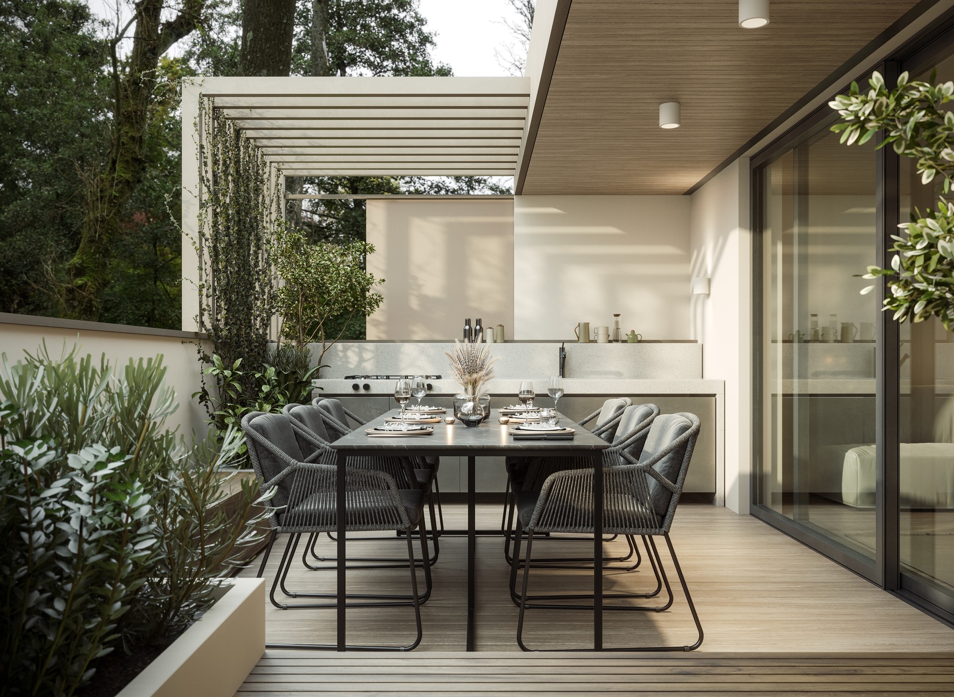 Moderne Hausterrasse. Luxuriöser Tisch im Freien mit Stühlen und eingebautem Grill. Innenarchitektur.